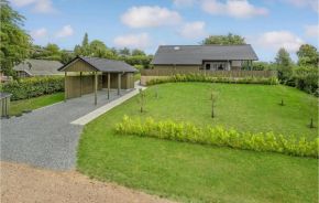 3 Bedroom Beautiful Home In Hejls, Hejls